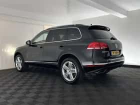 Volkswagen Touareg (2016) thumbnail 5