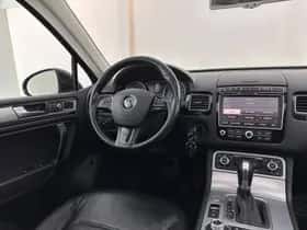Volkswagen Touareg (2016) thumbnail 8