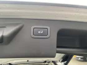 Land Rover Discovery Sport (2016) thumbnail 25