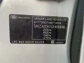 Land Rover Discovery Sport (2016) thumbnail 31