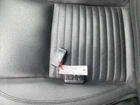 Land Rover Discovery Sport (2016) thumbnail 32