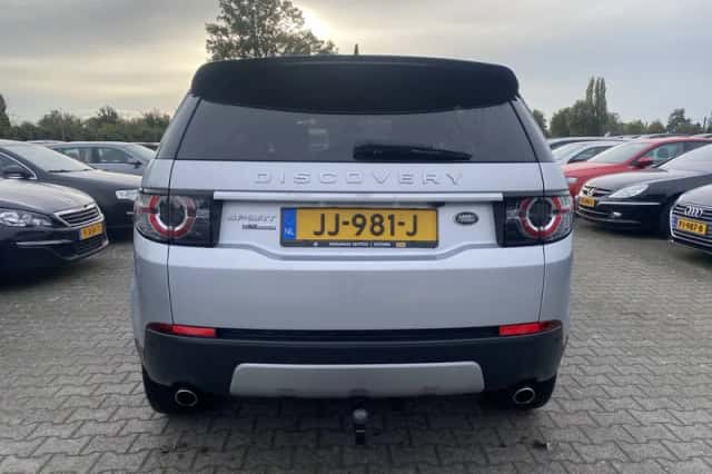 Land Rover Discovery Sport (2016) thumbnail 5