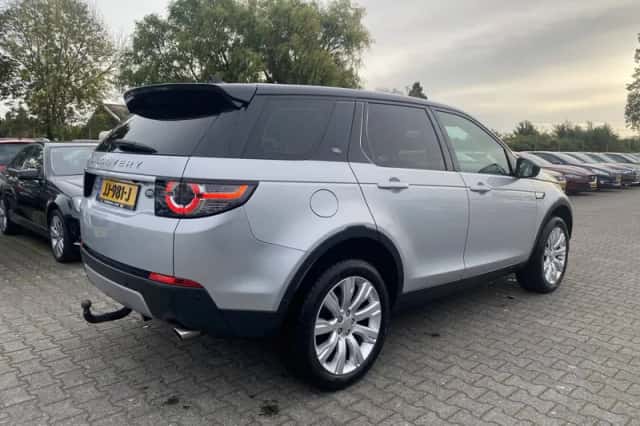Land Rover Discovery Sport (2016) thumbnail 6