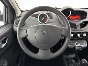 Renault Twingo (2011) thumbnail 16
