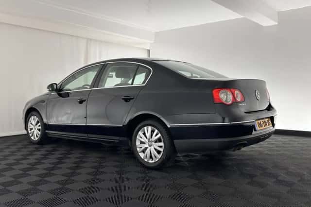 Volkswagen Passat (2006) thumbnail 4
