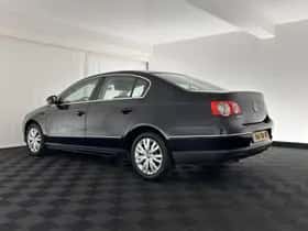 Volkswagen Passat (2006) thumbnail 4