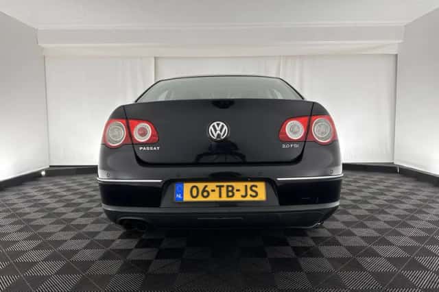 Volkswagen Passat (2006) thumbnail 5