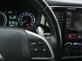 Mitsubishi Outlander (2014) thumbnail 17