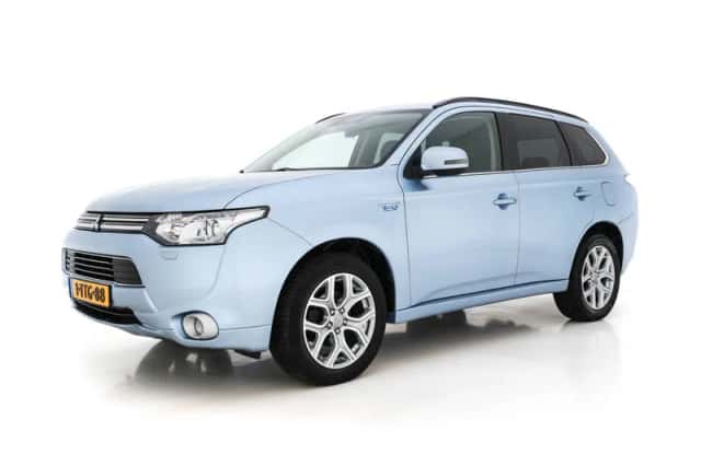 Mitsubishi Outlander (2014) thumbnail 4