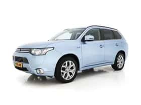 Mitsubishi Outlander (2014) thumbnail 4