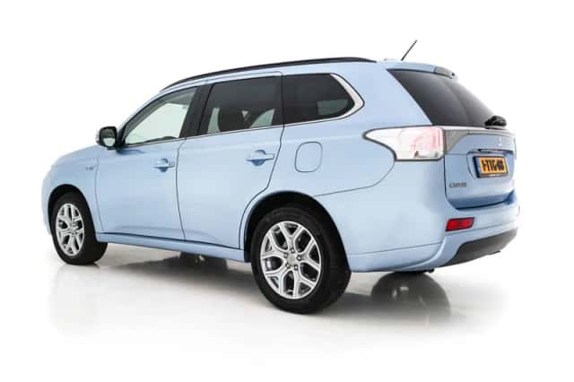 Mitsubishi Outlander (2014) thumbnail 5