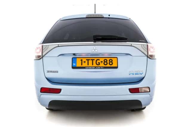 Mitsubishi Outlander (2014) thumbnail 6
