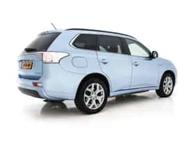 Mitsubishi Outlander (2014) thumbnail 7