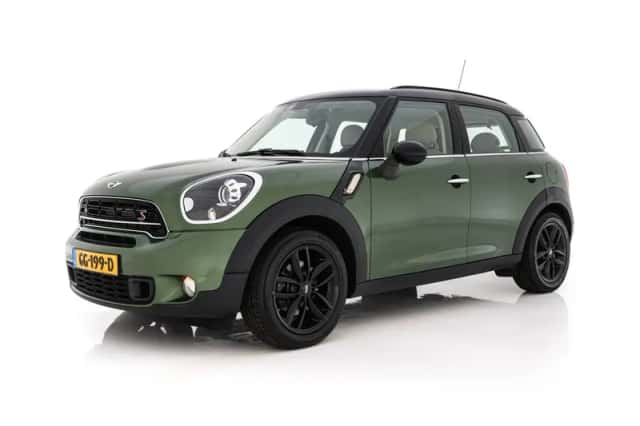 MINI Countryman (2015) thumbnail 4