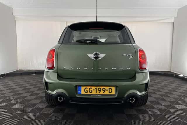 MINI Countryman (2015) thumbnail 6