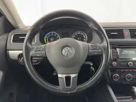 Volkswagen Jetta (2013) thumbnail 16