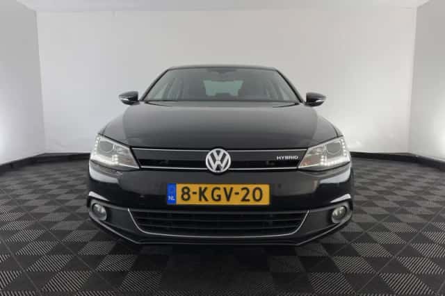 Volkswagen Jetta (2013) thumbnail 3