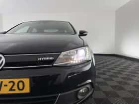 Volkswagen Jetta (2013) thumbnail 21