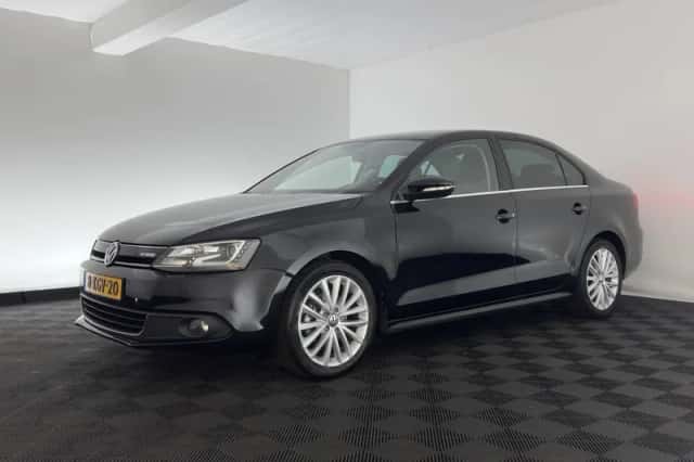 Volkswagen Jetta (2013) thumbnail 4