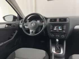 Volkswagen Jetta (2013) thumbnail 8