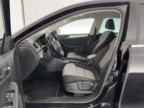 Volkswagen Jetta (2013) thumbnail 9