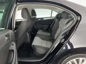 Volkswagen Jetta (2013) thumbnail 10