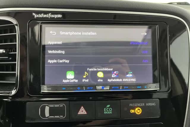 Mitsubishi Outlander (2014) thumbnail 12