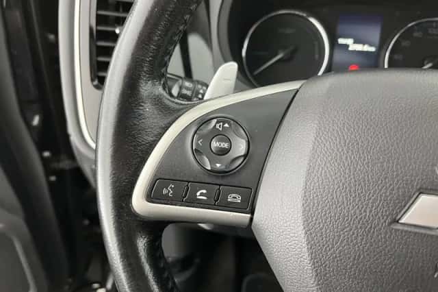 Mitsubishi Outlander (2014) thumbnail 19