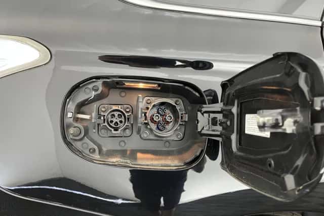 Mitsubishi Outlander (2014) thumbnail 27