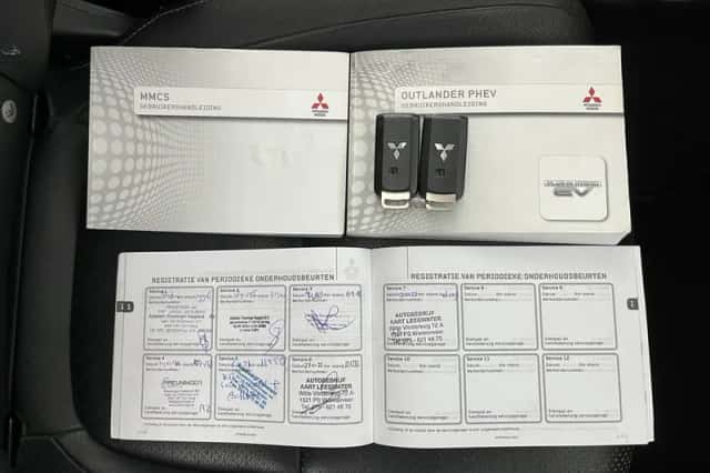 Mitsubishi Outlander (2014) thumbnail 32