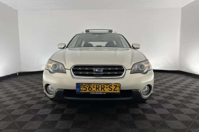 Subaru Outback (2005) thumbnail 3
