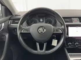 Škoda Octavia (2018) thumbnail 18