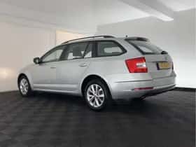 Škoda Octavia (2018) thumbnail 5