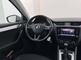 Škoda Octavia (2018) thumbnail 8
