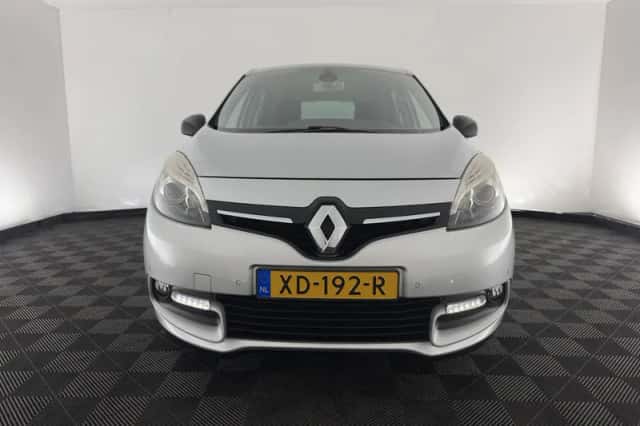 Renault Scénic (2015) thumbnail 3