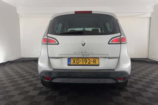 Renault Scénic (2015) thumbnail 6