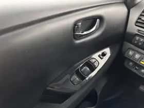 Nissan Leaf (2016) thumbnail 21