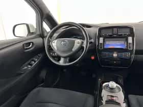 Nissan Leaf (2016) thumbnail 8