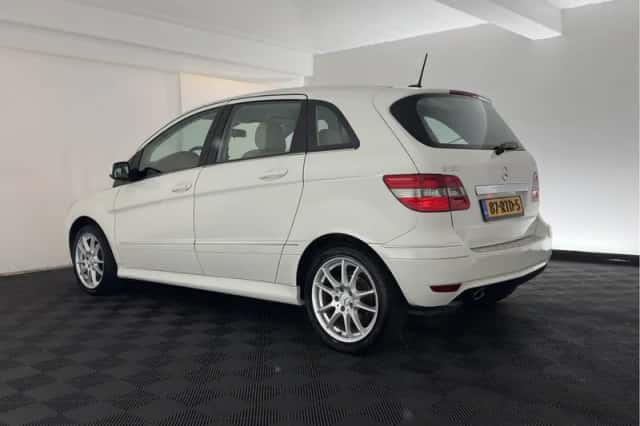 Mercedes-Benz B-Klasse (2011) thumbnail 5