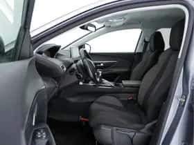 Peugeot 3008 (2019) thumbnail 9