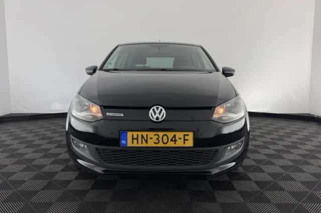 Volkswagen Polo (2015) thumbnail 3