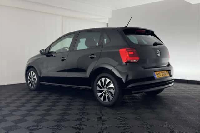 Volkswagen Polo (2015) thumbnail 5