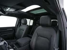 Land Rover Defender (2023) thumbnail 25