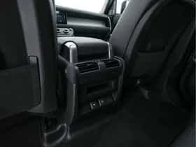 Land Rover Defender (2023) thumbnail 26