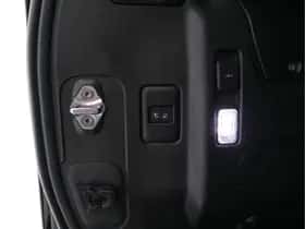 Land Rover Defender (2023) thumbnail 28