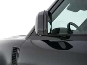 Land Rover Defender (2023) thumbnail 30