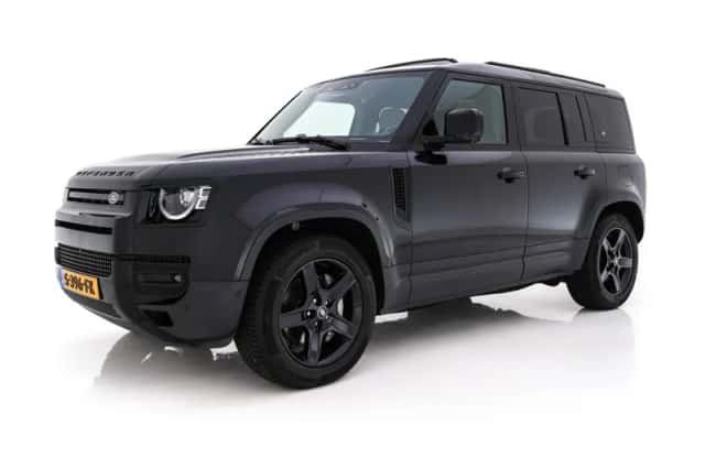 Land Rover Defender (2023) thumbnail 4