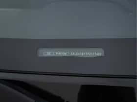 Land Rover Defender (2023) thumbnail 32