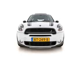 MINI Countryman (2016) thumbnail 3