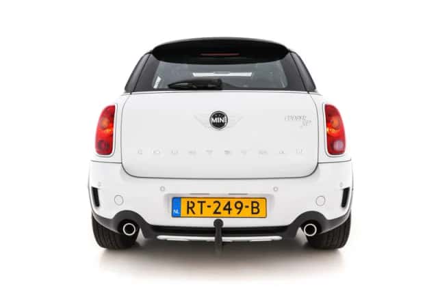 MINI Countryman (2016) thumbnail 6